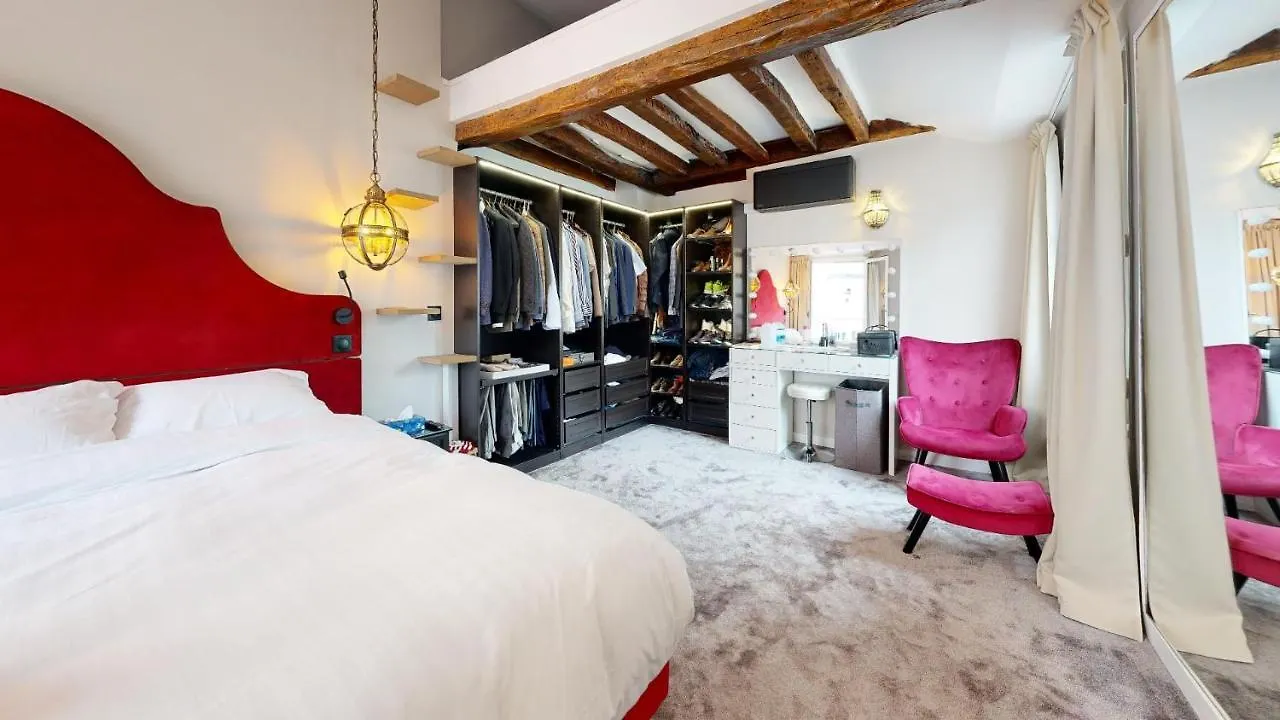 Casa Volpe Daire Paris