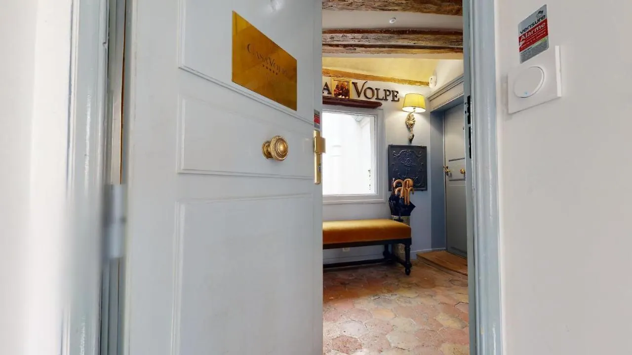 Casa Volpe Daire Paris Fransa