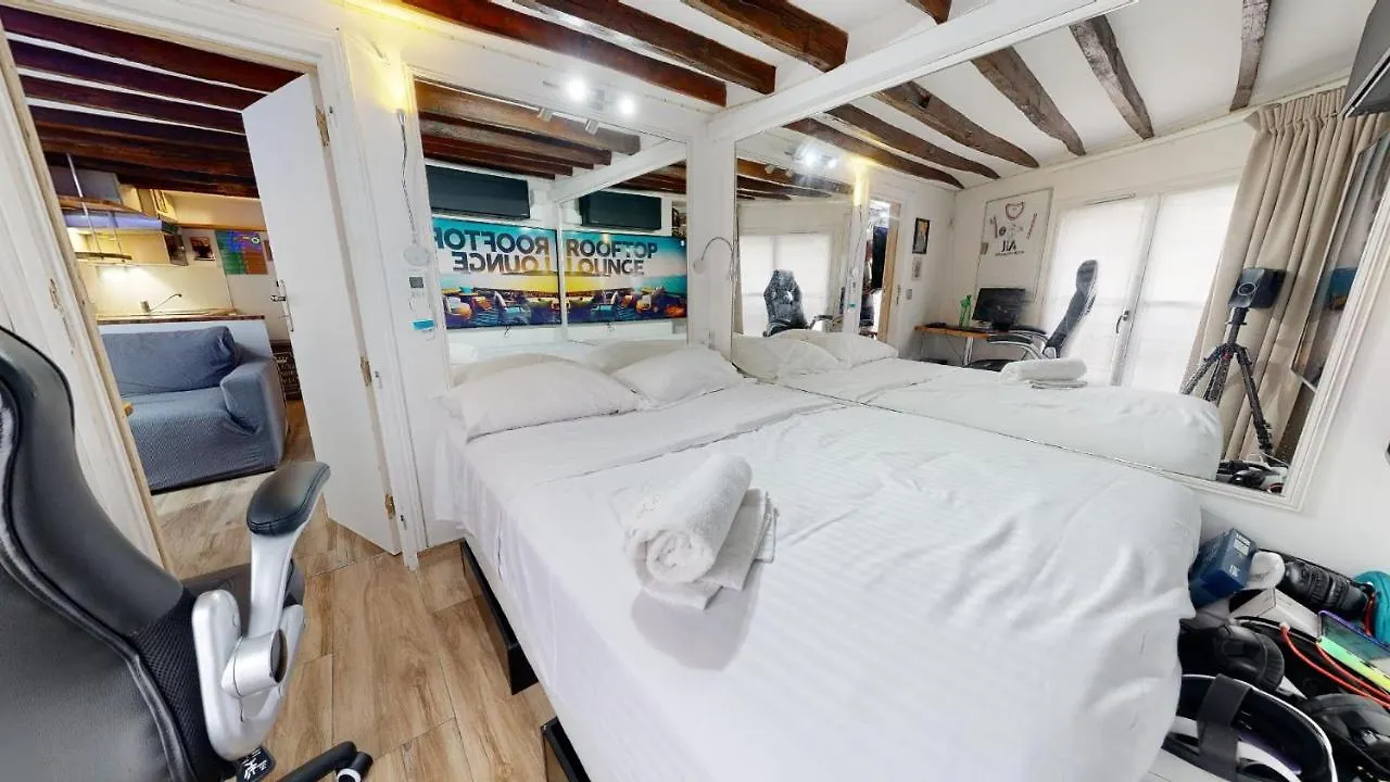 Casa Volpe Daire Paris