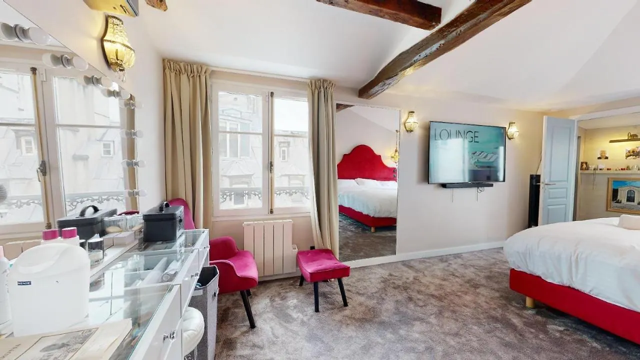 Casa Volpe Daire Paris
